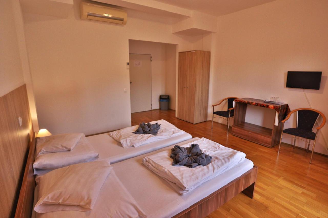 Margareta Apartman Es Ueduelohaz Bogacs Luaran gambar