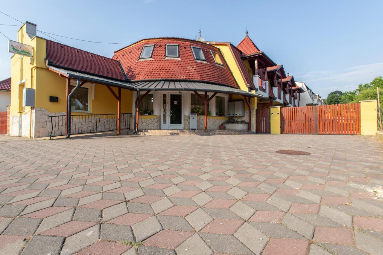 Margareta Apartman Es Ueduelohaz Bogacs Luaran gambar
